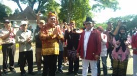 Caption. Wakil Bupati Malang Didik Gatot Subroto saat saat hadir pada kirab di Singosari