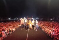 Caption. Dies Natalis STIKes Kepanjen dan penampilan Gilga band di lapangan Lumba Lumba Talok Turen kabupaten Malang 