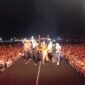 Caption. Dies Natalis STIKes Kepanjen dan penampilan Gilga band di lapangan Lumba Lumba Talok Turen kabupaten Malang 