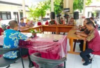 Caption. Babinsa dan Babinkantibmas Kecamatan Gadingrejo Kabupaten Pasuruan beserta unsur masyarakat dan pemerintahan desa se Kecamatan Gadingrejo saat rapat koordinasi 