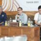Foto : Pj Wali Kota Batu, Aries Agung Paewai, saat memberikan arahan kepada ketua dan anggota BPD se-Kota Batu