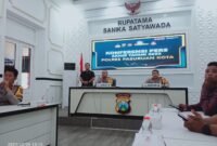 Caption. Kapolres Pasuruan Kota AKBP Makung Ismoyo Jati didampingi Wakapolres saat konferensi pers 