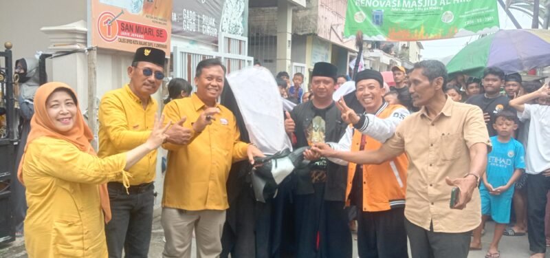 Foto : Akhmad Zaini SH , MH , Caleg Hanura No 1 Dapil Malang Raya untuk DPRD Provinsi Jatim saat Hadi di acara Harlah ke 17