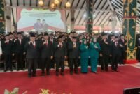 Foto : Bupati Malang H.M. Sanusi saat foto bersama usai pengambilan sumpah pejabat fungsional di Pendopo Agung Kabupaten Malang