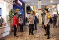 PJU Polda Jatim bersama Kapolres Batu dan jajaran meninjau arus lalin dan melakukan pengecekan kesiapan Polres Batu dalam pelaksanaan Ops Lilin