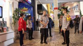 PJU Polda Jatim bersama Kapolres Batu dan jajaran meninjau arus lalin dan melakukan pengecekan kesiapan Polres Batu dalam pelaksanaan Ops Lilin