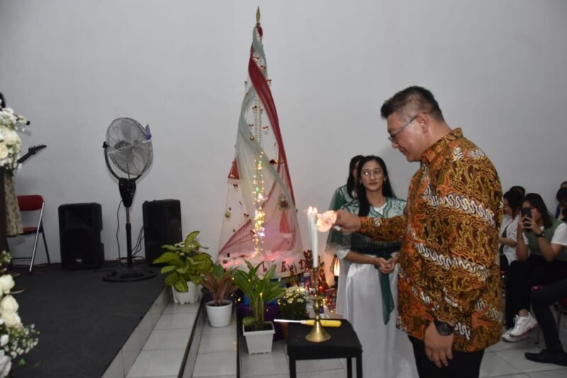 Wabup Malang saat menghadiri perayaan Natal di Gereja Sidang Jemaat Allah (GSJA) Ebenhaezer