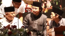 Foto : Bupati Malang, Drs. H. M. Sanusi bersama Gus Iqdam (*)