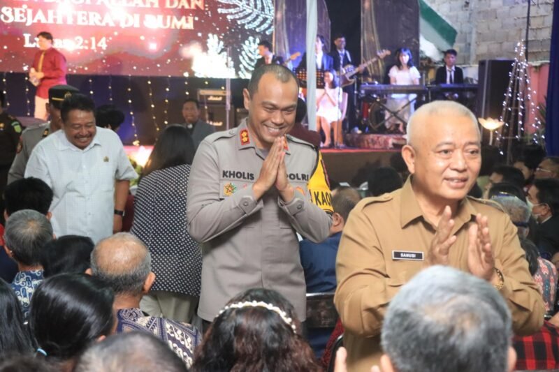 Kapolres Malang AKBP Putu Kholis Aryana beserta Bupati Malang H. M. Sanusi dan Forum Komunikasi Pimpinan Daerah (Forkopimda) Kabupaten Malang melaksanakan patroli gabungan