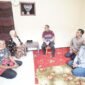 Pj Wali Kota Batu, Aries Agung Paewai menyempatkan untuk berkeliling ke masyarakat miskin di sekitar Kota Batu tepatnya di Desa Pesanggrahan