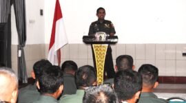 Caption. Komandan Distrik Militer 0819/Pasuruan Letkol Arh Noor Iskak saat memberikan sambutan para jajaran Kodim 0819/ Pasuruan