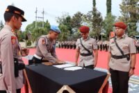 Foto : Kapolres Batu AKBP Oskar Syamsuddin, S.I.K., M.T. saat pimpin Sertijab dua Kasat 