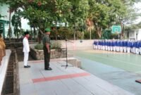 Foto : Danramil 0819/21 Purwosari Kapten Czi Mukrab memimpin upacara