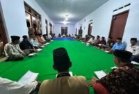 Foto : Lebih dari 300 kyai desa di Kediri melaksanakan istighosah bersama