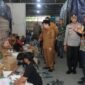 Foto : Kapolres Pasuruan AKBP Bayu Pratama Gubunagi, S.H., S.I.K., M.Si. didampingi Penjabat (Pj.) Bupati Pasuruan Dr. Andriyanto, S.H., M.Kes. dan Forkopimda Kabupaten Pasuruan meninjau langsung  Gudang Logistik Komisi Pemilihan Umum (KPU) Kabupaten Pasuruan