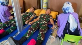 Foto : Anggota Yonkes 2 Kostrad lakukan Donor Darah