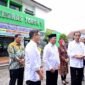 Caption. Presiden RI Joko Widodo didampingi beberapa Menteri saat memberikan keterangan pers (sumber foto -Setpres)