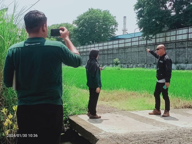 Foto : Dinas Lingkungan Hidup (DLH) Kabupaten Pasuruan saat lakukan sidak