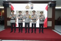 Foto : Kapolda Jawa Timur Irjen Pol Drs. Imam Sugianto, M.Si. memimpin kegiatan Upacara Serah Terima Jabatan (Sertijab) Kapolres Jajaran dan Koorspripim Polda Jatim,
