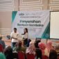 Caption. Anggota DPR RI komisi XI Dapil Malang raya Andreas Eddy Susetyo saat menerima secara simbolis bantuan sembako dari perwakilan asosiasi fintech Pendanaan Bersama Indonesia (AFPBI) untuk disalurkan pada masyarakat Kendal payak Kecamatan Pakisaji Kabupaten Malang 