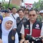 Caption. Gubernur Jawa Timur Khofifah Indar Parawansa didampingi Pj Sekretaris Daerah Kabupaten Malang Nurman Ramdansyah saat ditemui awak media usai peresmian pembangunan SPAM di Dusun Sumbul Klampok Singosari 