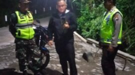 Foto : Tiga Pilar Desa Tamiajeng Kecamatan Tumpang turut serta dalam melakukan sambang pemukiman warganya