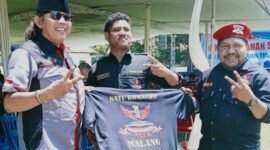 Foto : Ketua DPC GRIB JAYA Malang Damanhury Jab, didampingi Wakil Ketua DPC GRIB JAYA Malang Marsel, saat berpose bersama Ketua Madas Malang Ashadi