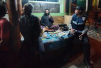Foto : Bhabinkamtibmas Polsek Tumpang Polres Malang, Bripka Herri Kuswanto, melaksanakan kegiatan sambang ke warga binaan di Desa Duwet