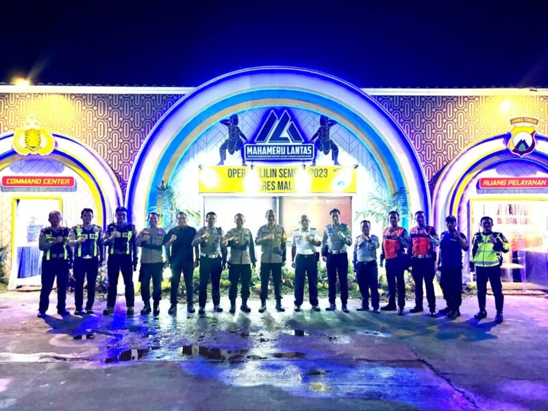 Foto : Kapolres Malang dan Forkopimda saat Lakukan Pemantuan di Pos Karanglo 