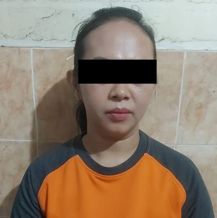 Foto : Tersangka RL, wanita sesialis pencurian di minimarket