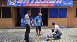 Foto : Polres Maang berikan bantuan Pompa Air Portable