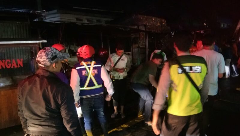 Foto : Kebakaran di KArangloso yang hanguskan 3 warung