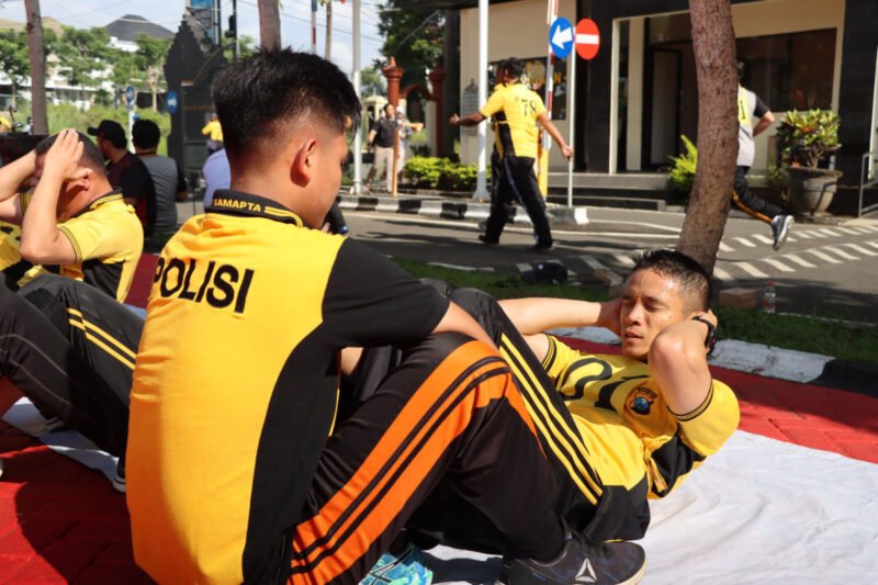Foto: Kapolres Batu AKBP Oskar Syamsuddin mengikuti peaksanaan TKJ