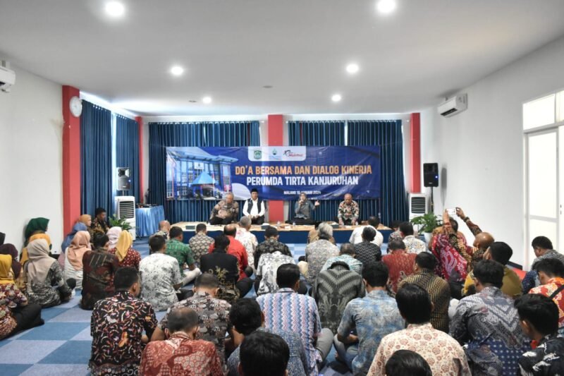 Foto : Perumda Tirta Kanjuruhan menggelar kegiatan doa bersama dan dialog kinerja