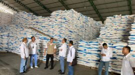 Foto : Tim Satgas meakukan pengecekan gudang pupuk