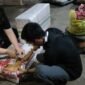 Foto : Bea Cukai Malang saat gagalkan pengiriman rokok ilegal di jasa ekspedisi 