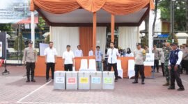 Foto :  Simulasi Pengamanan Tempat Pemungutan Suara (TPS) di Polres Malang