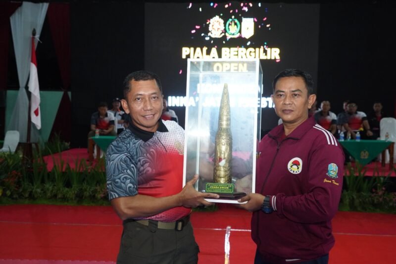 Foto : Panglima Divisi Infanteri 2 Kostrad Mayjen TNI Haryanto, S.I.P., M.Tr. (Han).,  saat acara penutupan turnamen