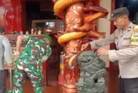 Foto : Polres Batu dan Kodim 0818 Gelar Bakti Sosial di Klenteng 