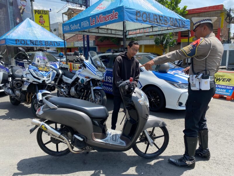 Foto : Kendaraan yang gunakan kenalpot tiidak sesuai Spek ditertibkan anggota Satlantas Polres Batu