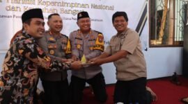 Foto : Kapolres Pasuruan AKBP Teddy Chandra, S.I.K., M.Si., Kapolres Kota Pasuruan, Wakil Walikota Pasuruan saat menghadiri HPN tahun 2024