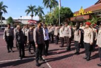 Foto : Kapolres Malang, AKBP Putu Kholis Aryana melakukan pengecekan kepada anggota