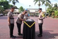 Foto : Kapolres Malang, AKBP Putu Kholis Aryana pimpin Sertijab Kasatnarkoba dan Dua Kapolsek