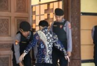 Foto : – Kepolisian Resor Malang, Polda Jatim, melakukan pengamanan Rapat Pleno di Gedung DPRD Kabupaten Malang
