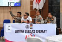 Foto : Anggota Polres Malang ikuti lomba Cerdas Cermat dalam rangka peringatan HPN 2024