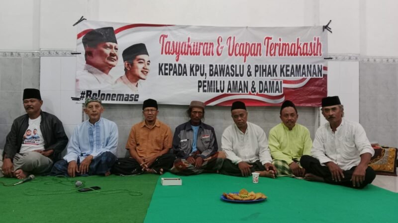 Caption. Tasyakuran masyarakat di Desa Sengguruh Kepanjen Kabupaten Malang 