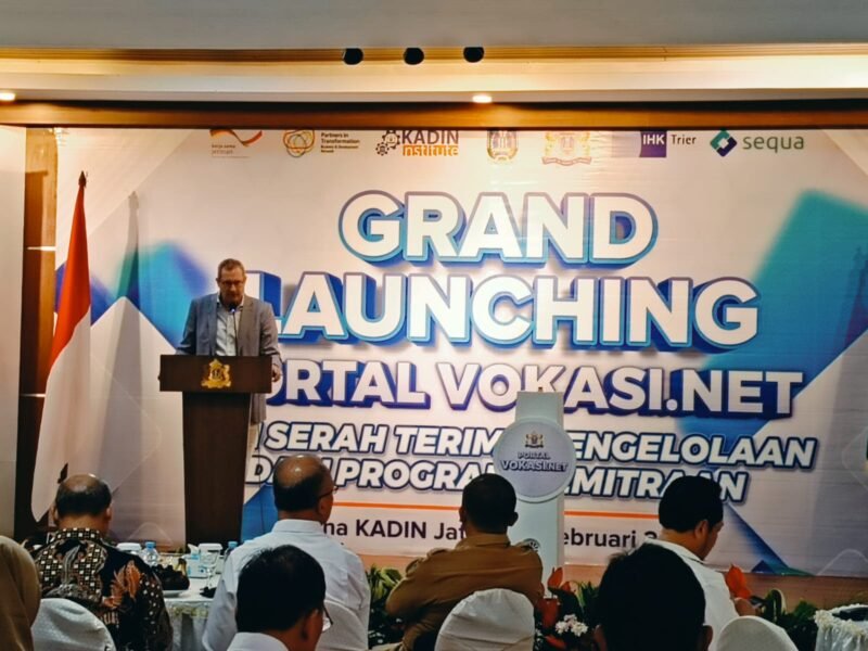 Caption.Grand launching portal vokasi.net Kamar Dagang dan Industri Jatim di Surabaya Jatim 