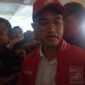 Foto : Ketua Umum Partai Solidaritas Indonesia (PSI) Kaesang Pangarep  saat tiba di Gor Ken Arok Kota Malang