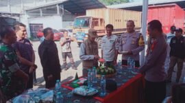 Foto : peluncuran perdana distribusi logistik Pemilu 2024 dilakukan Ketua Komisi Pemilihan Umum (KPU) Zaenul Arifin, Kapolres Pasuruan Kota AKBP Makung Ismoyo Jatih S.I.K,M.I.K