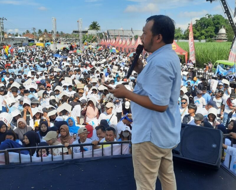 Foto : - Founder Ripki Foundation, Ripkianto menggelorakan kemenangan satu putaran dicara jalan sehat